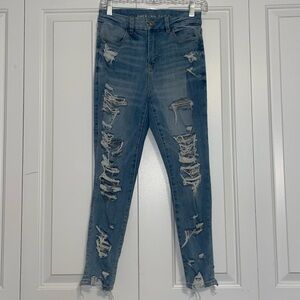 AMERICAN EAGLE™ DISTRESSED BLUE JEANS *SHORT*
